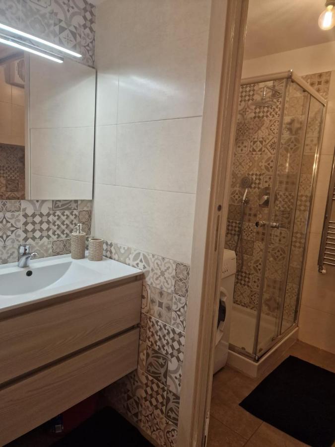 Апартаменты Regina Milano In Porta Romana 2 - Sky Tv, Wifi E Breakfast Box Экстерьер фото