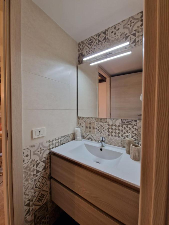 Апартаменты Regina Milano In Porta Romana 2 - Sky Tv, Wifi E Breakfast Box Экстерьер фото