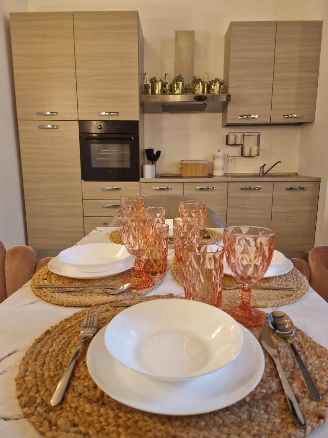 Апартаменты Regina Milano In Porta Romana 2 - Sky Tv, Wifi E Breakfast Box Экстерьер фото