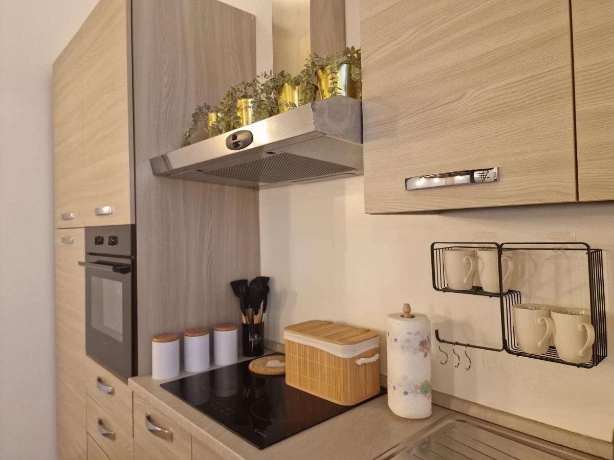 Апартаменты Regina Milano In Porta Romana 2 - Sky Tv, Wifi E Breakfast Box Экстерьер фото
